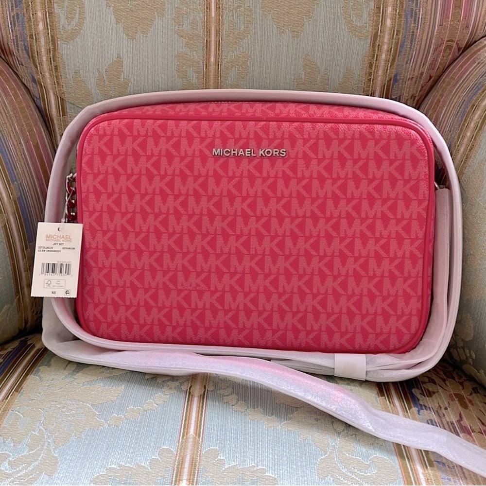 Michael Kors Large Jet Set Monogram Crossbody Bag - Picture 6 of 7